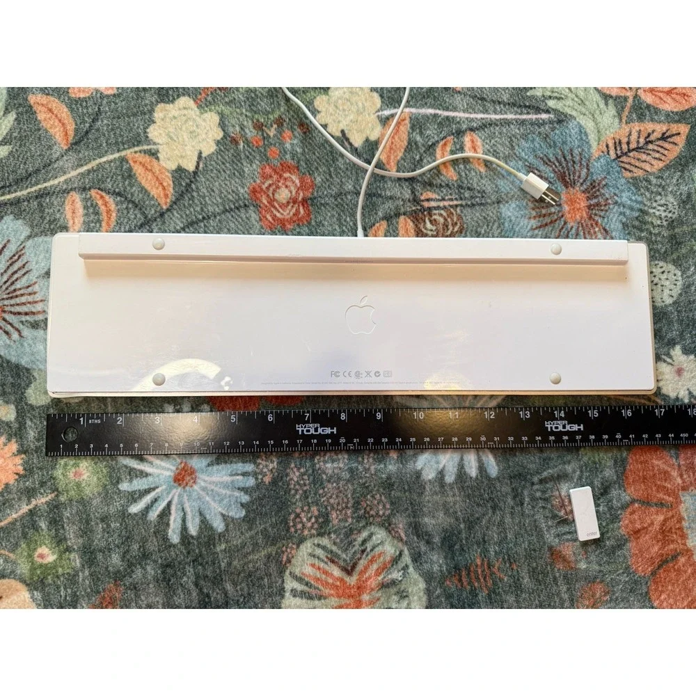 Apple Wired Keyboard Model A1243 Silver‎ For Parts/ Repair